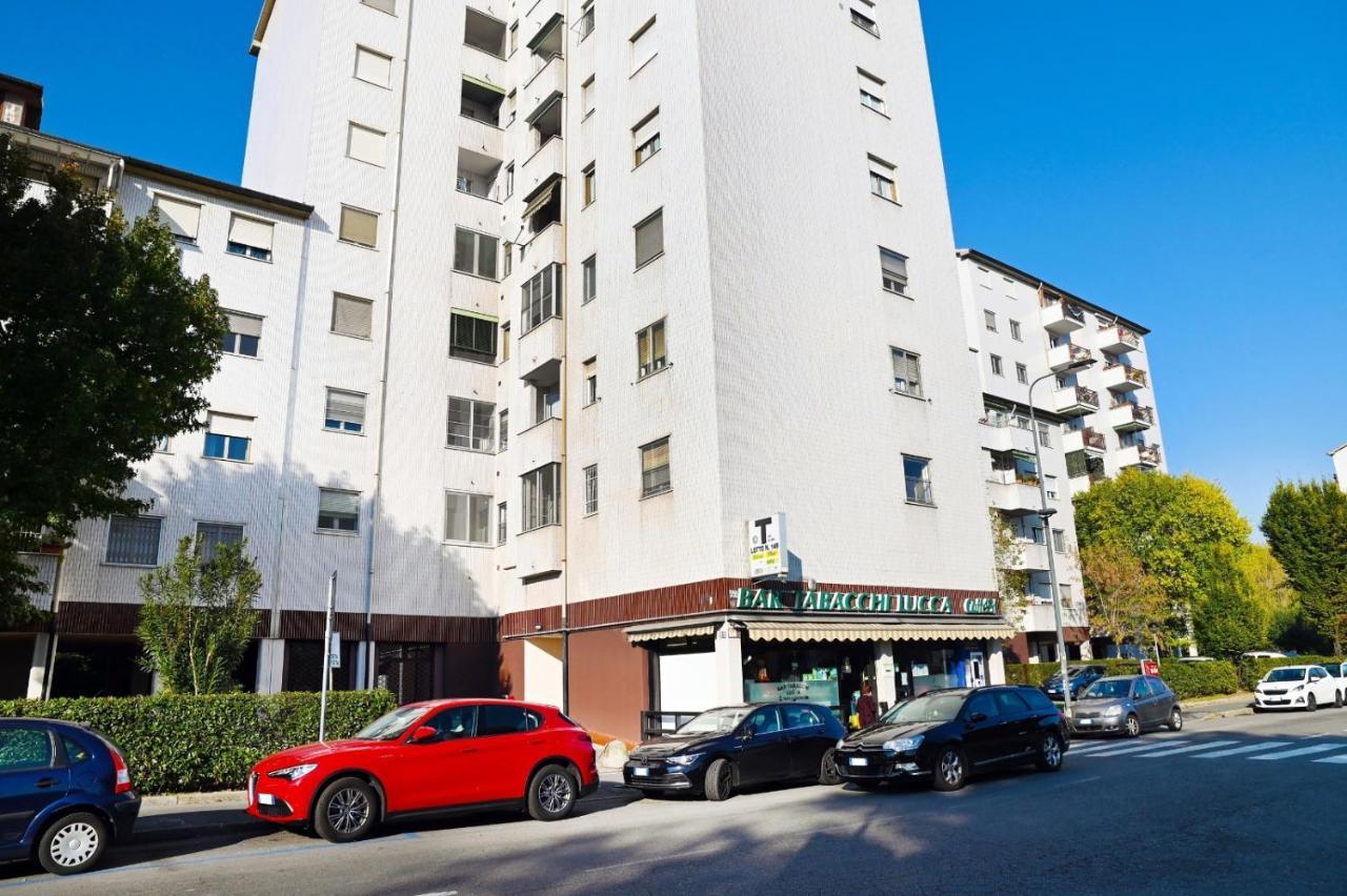Lucca 22 Hotell Milano Exteriör bild